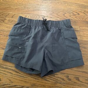 Mountain Hardwear Grey Trail Sender Cargo Shorts Volcanic Grey M EUC